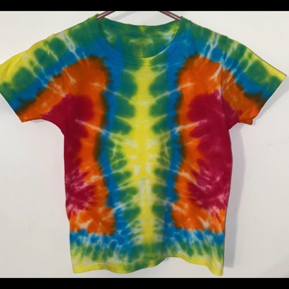 SOLD...NWOT colorful skittles t-shirt - Picture 1 of 1